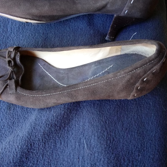 Vintage Kate Spade New York Brown Suede Pumps. - Picture 7 of 9